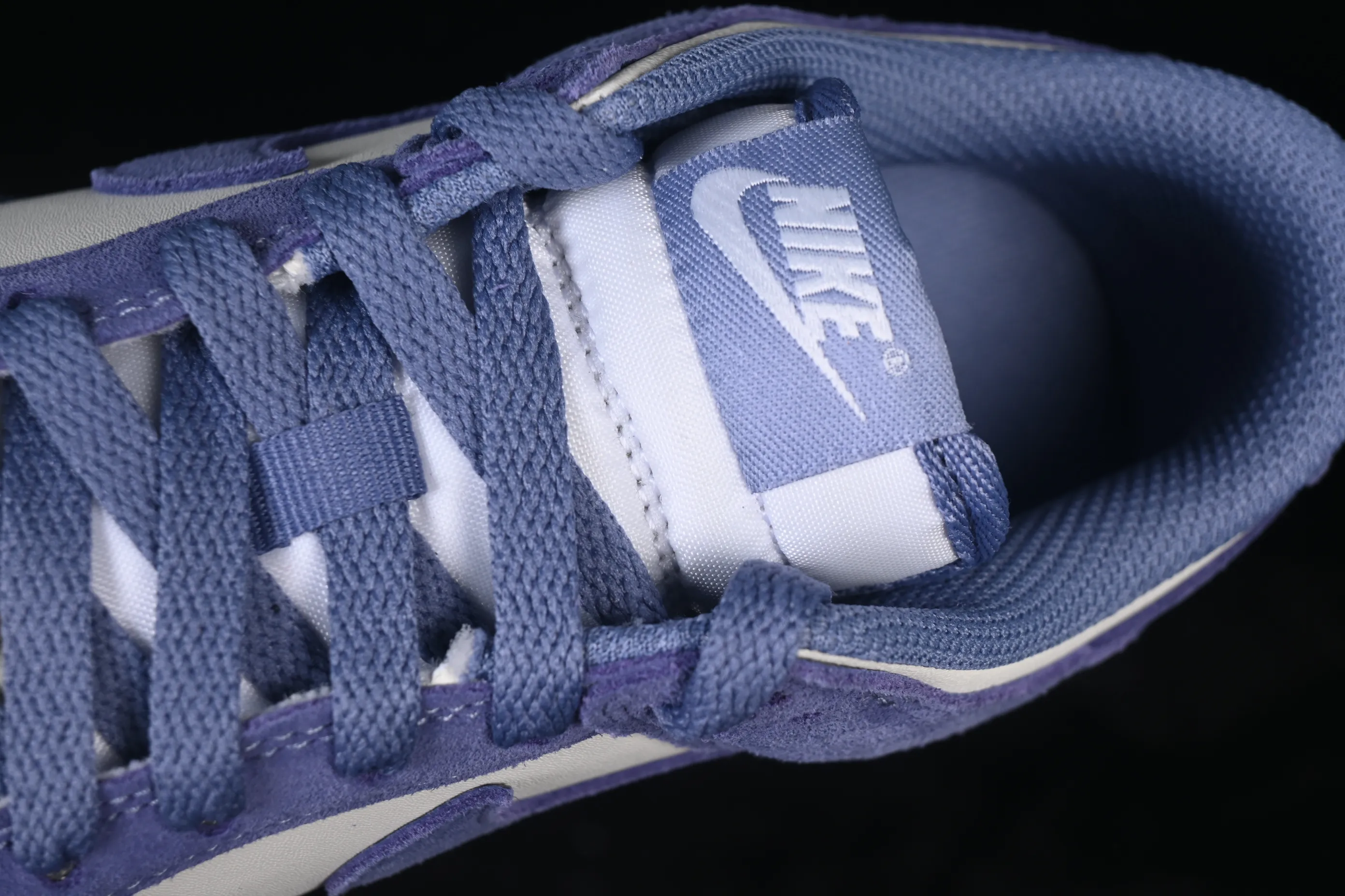 All Categories Nk SB Dunk Series Nk SB Dunk Low Low-top sneakers Nike SB Dunk Low Year of the Horse Blue and White Low-top casual sneakers IB4417-103
